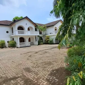 House 10BR - Regent Estate - Dar es Salaam