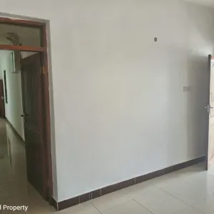 5-Bedroom House in Oyster Bay for Rent