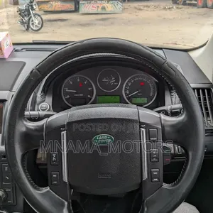 Land Rover Freelander 2.2 SD4 2012 Nyeusi - 5