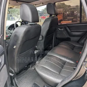 Land Rover Freelander 2.2 SD4 2012 Nyeusi - 6