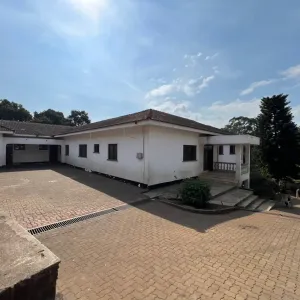 15-Bedroom Bungalow in Themi Hill, Arusha