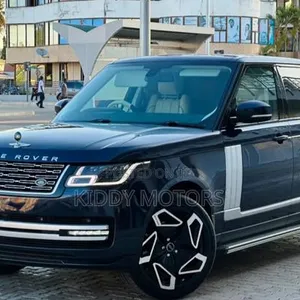 Land Rover Range Rover Vogue 2016 Imepandishwa Daraja 2023 Bluu - 2