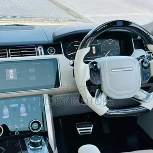 Land Rover Range Rover Vogue 2016 Imepandishwa Daraja 2023 Bluu - 6