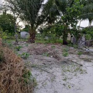 Eneo Sqm 400 na Banda la Vyumba Viwili Linauzwa Majohe Rada - 5