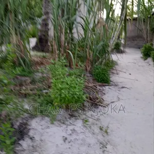 Eneo Sqm 400 na Banda la Vyumba Viwili Linauzwa Majohe Rada - 6