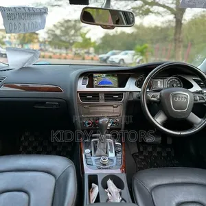 Audi A4 2011 Nyeusi - 4