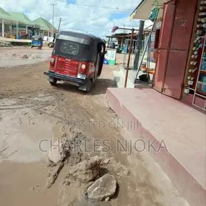 Fremu 17 za Biashara Zinauzwa Ukonga Moshibar - 4