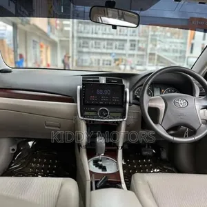Toyota Premio 2011 Silver - 5