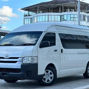 Toyota HiAce 2015 White - 2