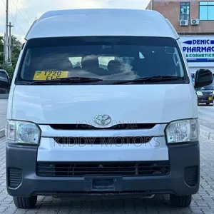 Toyota HiAce 2015 White - 3
