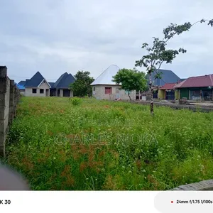 Kiwanja Sqmita 450 Kinauzwa Ukonga Bombambili