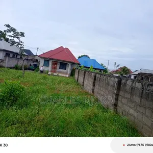 Kiwanja Sqmita 450 Kinauzwa Ukonga Bombambili - 6