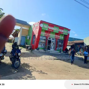 Fremu 35 za Biashara na Ukumbi Zinauzwa - 6