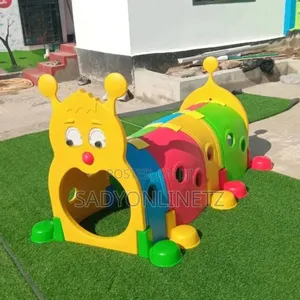 Uwanja wa Michezo wa Handaki la Caterpillar