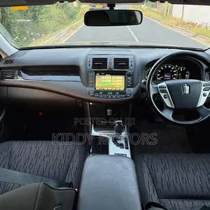 Toyota Crown 2010 Black - 5