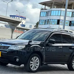 Subaru Forester 2011 Black - 2