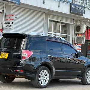 Subaru Forester 2011 Black - 6