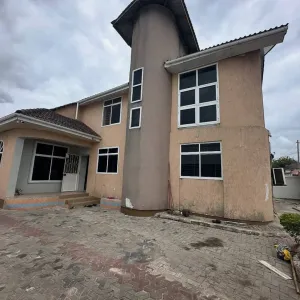 House 4BR - Mbezi Beach - Dar es Salaam