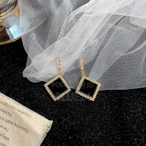 Black Acrylic Rhombus Drop Earrings - 5