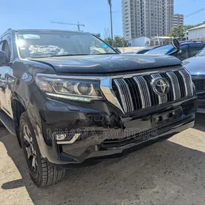 Toyota Land Cruiser Prado 2.8 2020 Nyeusi - 2