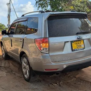 Subaru Forester 2.0D XC 2009 Silver - 4