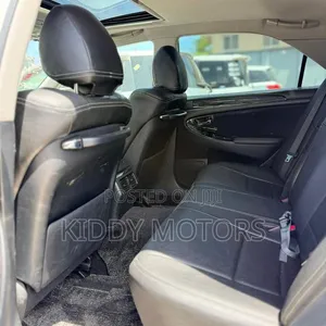 Toyota Crown Royale 2005 White - 3