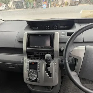 Toyota Noah 2.0 143hp FWD (8 Seater) 2008 Gray - 5