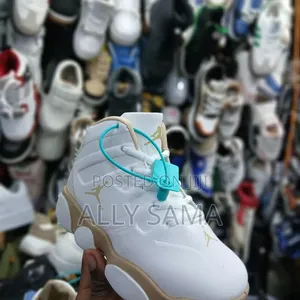 Viatu vya Wavulana vya Jordan Faux Leather - 6