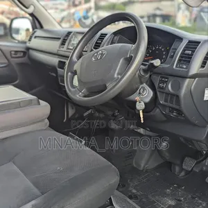 Toyota HiAce 2016 White - 6