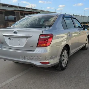 Toyota Axio 1.5 Hybrid G 2WD 2016 Fedha - 2