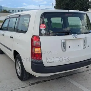 Toyota Succeed 2012 Nyeupe - 5