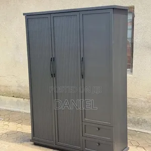 Kabati Nyeusi la Nguo la Milango 3