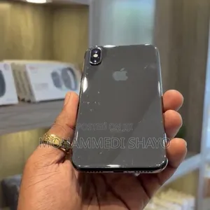 Apple iPhone X 64GB Black - 2