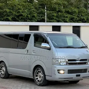 Toyota Quantum 2006 Fedha