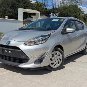 Toyota Aqua 2018 Fedha - 2