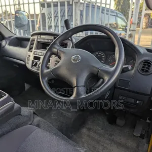 Nissan Caravan (Urvan) 2005 Njano - 5