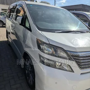 Toyota Vellfire 2010 Nyeupe - 2