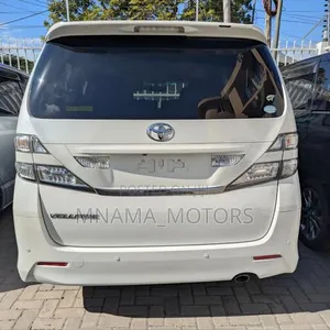 Toyota Vellfire 2010 Nyeupe - 3
