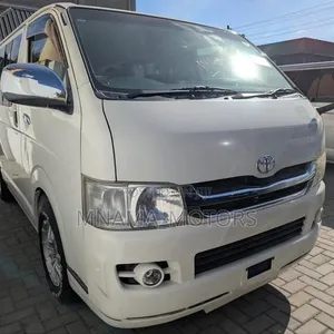 Toyota Quantum 2007 Nyeupe - 2
