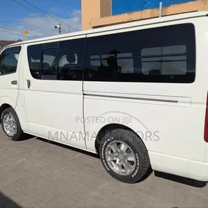 Toyota Quantum 2007 Nyeupe - 4