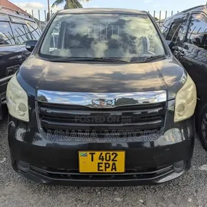 Toyota Noah 2.0 143hp FWD (8 Seater) 2008 Black