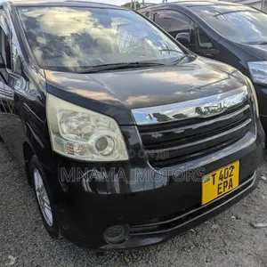 Toyota Noah 2.0 143hp FWD (8 Seater) 2008 Black - 2