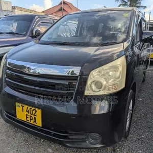 Toyota Noah 2.0 143hp FWD (8 Seater) 2008 Black - 3