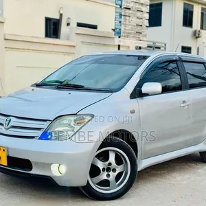 Toyota IST 2005 Silver - 2