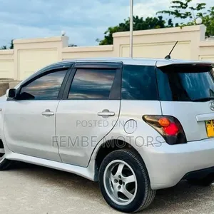 Toyota IST 2005 Silver - 3