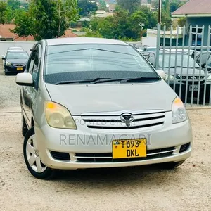 Toyota Corolla Spacio 2009 Silver - 2