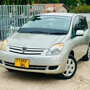 Toyota Corolla Spacio 2009 Silver - 3