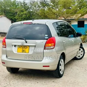 Toyota Corolla Spacio 2009 Silver - 4