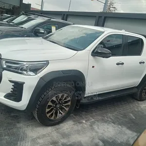 Toyota Hilux GR Sport Double Cabin 2023 - 5