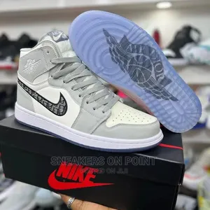Nike Air Jordan 1 - 4